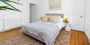 2 bedrooms, iron/ironing board, WiFi, bed sheets - Kepties LUXE - 2 Bed - 2 Bath - Patio - Private Entrance - Long Stays Welcome (Arbroath)