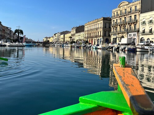 Charmant 2P à Sète avec parking privé, vue sur canal