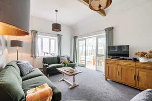 TV - Betty's Barn -  sleeps 5 guests  in 3 bedrooms (Evershot)