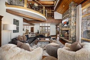 Smart TV, fireplace, stereo, offices