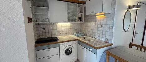 CafetiĂšre/bouilloire, grille-pain