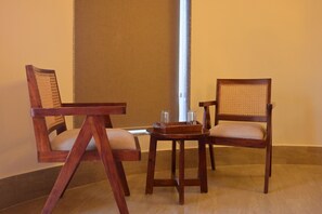 Village Huts | Living area - Bikaner Desert Camp & Resort (Bikaner)