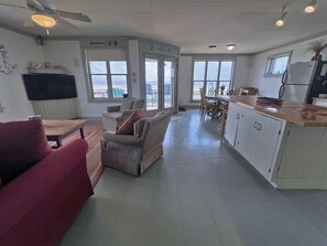 TV - Fin and Bridge - New Beachfront - Island Realty (Grand Isle)