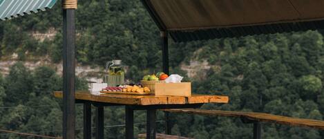 Habitación estándar con 2 camas individuales | Terraza o patio