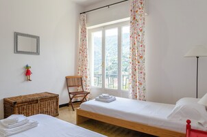 Standard Apartment, Multiple Bedrooms (Lovely Flat in Monterosso) | 2 bedrooms, iron/ironing board, free WiFi, bed sheets