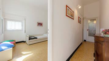 Standard Apartment, Multiple Bedrooms (Graceful House in Monterosso) | 2 bedrooms, iron/ironing board, free WiFi, bed sheets