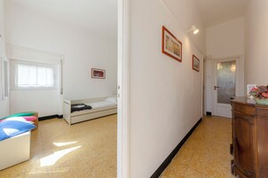 Standard Apartment, Multiple Bedrooms (Graceful House in Monterosso) | 2 bedrooms, iron/ironing board, free WiFi, bed sheets