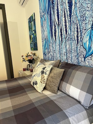 1 chambre, fer et planche à repasser, Wi-Fi, draps fournis