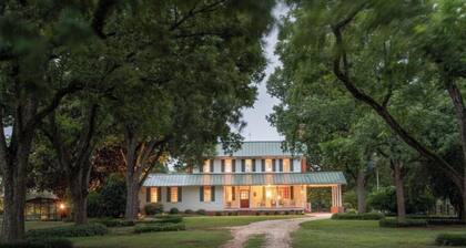 15 acre luxury farmhouse with pool in Blythewood, SC, Circa 1788.