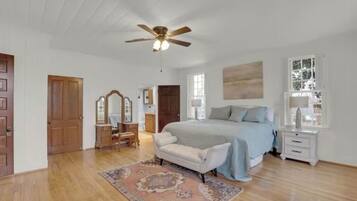 4 chambres, bureau, lit de bébé portatif, accès au Wi-Fi (inclus)