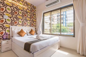 1 bedroom, desk, iron/ironing board, WiFi