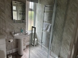 Chambre Double, 1 très grand lit