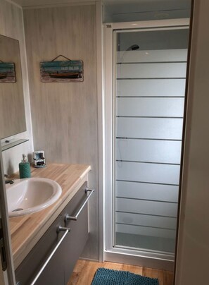 Chalet | Kamar mandi