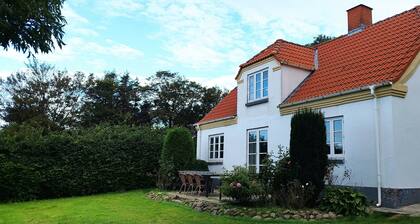 136 m2 house in beautiful surroundings close to the water