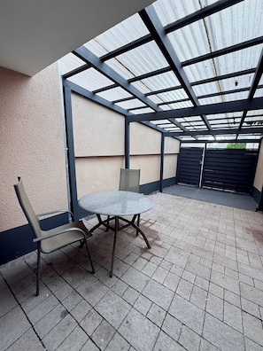 تناول الطعام بالخارج