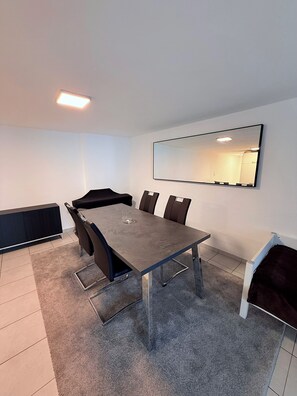 تناول الطعام