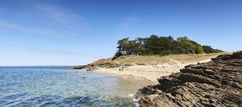 Port and beaches within walking distance for 6