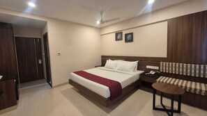 Double Room, 1 King Bed | Desk, laptop workspace, iron/ironing board, free WiFi - Hotel Le Palace  (Coimbatore)