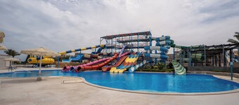 SUNRISE Azalea Aqua Park Resort