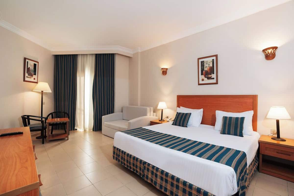 Standard Room, Pool View | Iron/ironing board, free WiFi