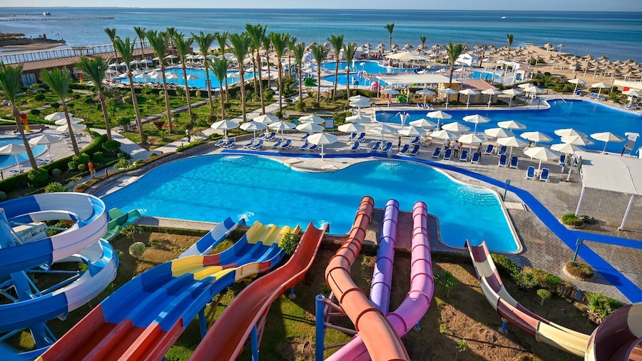 Le Jardin Aqua Park Resort