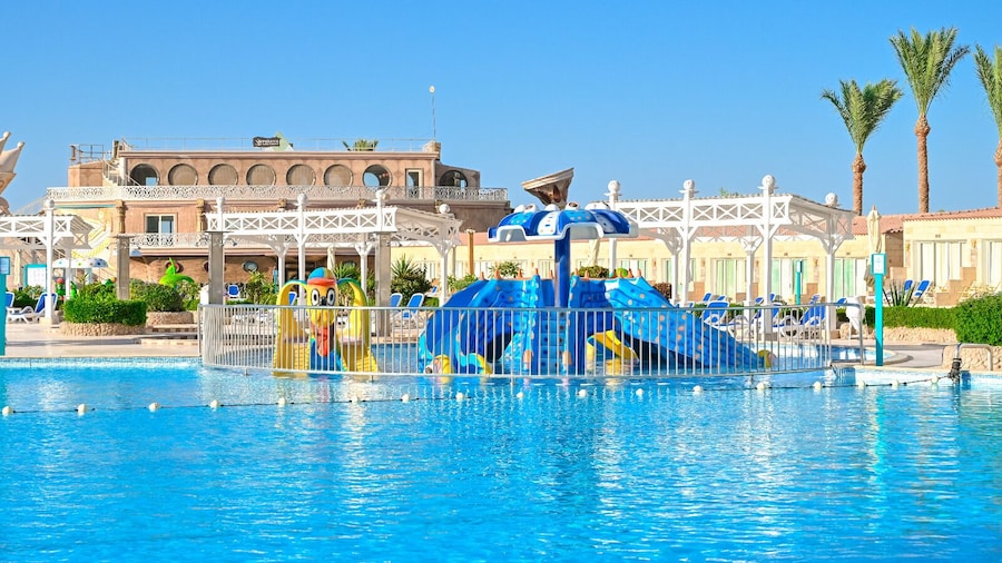 Le Jardin Aqua Park Resort