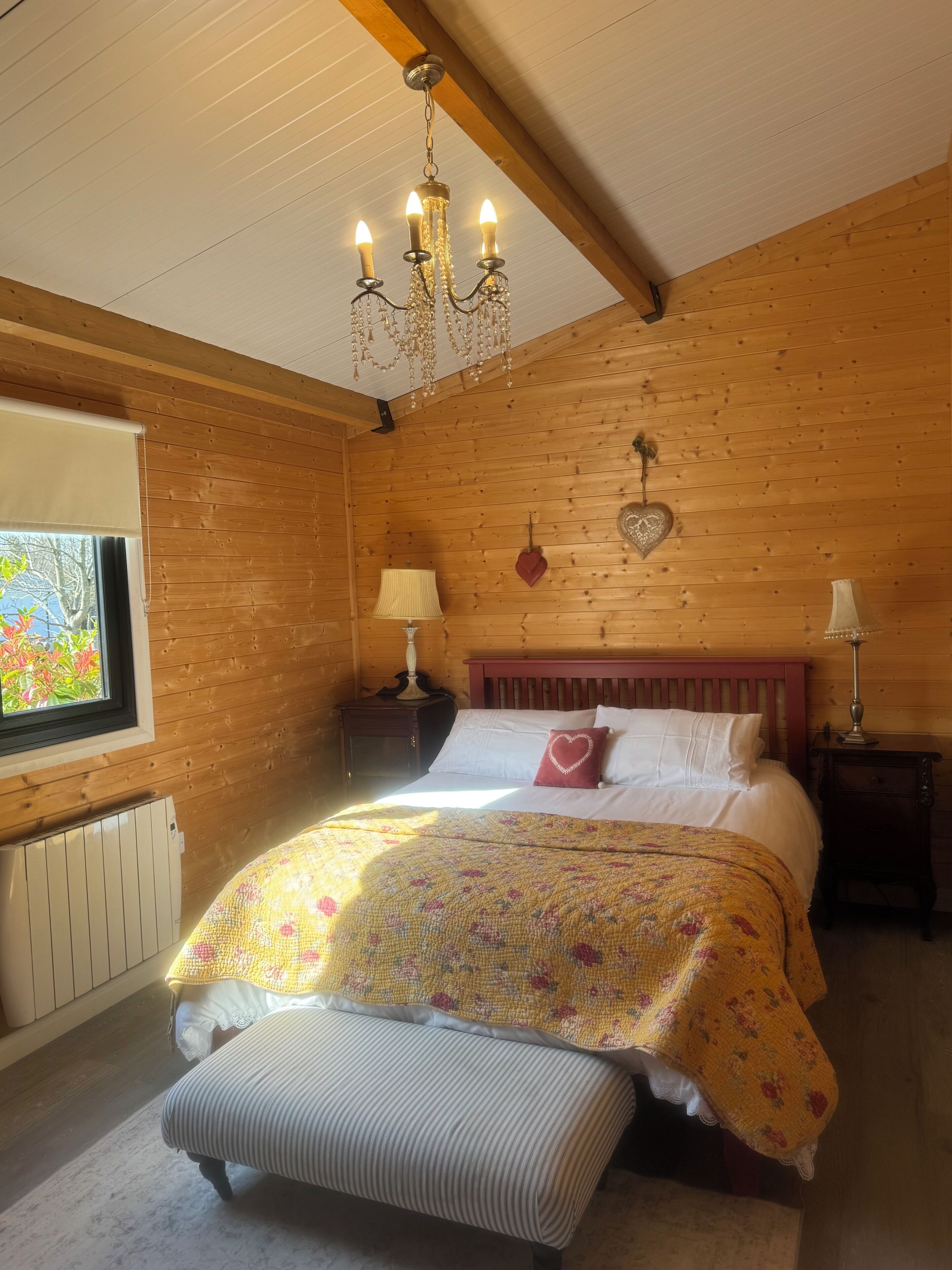 2 bedrooms, iron/ironing board, travel cot, WiFi