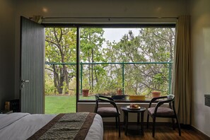 Premium Double Room | Desk, laptop workspace, free WiFi - Aavaas Hill Resort (Lansdowne)