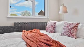 1 bedroom, iron/ironing board, travel crib, WiFi