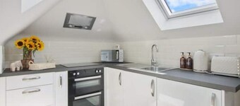 Cozy 1-Bedroom Escape Near Stadium – Harrow Bliss