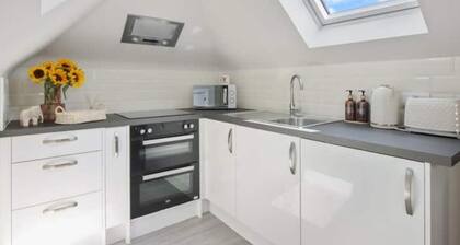 Cozy 1-Bedroom Escape Near Stadium – Harrow Bliss