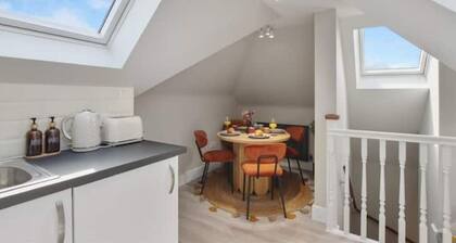 Cozy 1-Bedroom Escape Near Stadium – Harrow Bliss