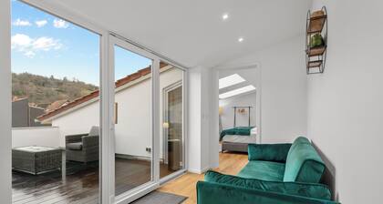 Lit Living-Luxury-Box Spring - Parking