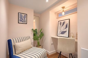 Classic Apartment | Individually decorated, individually furnished, desk, laptop workspace - Be London - St John's Wood Residences (London)