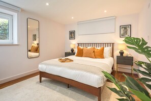 Apartament clàssic | Decoració individual, mobiliari individual i escriptori