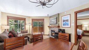 Télévision, cheminée