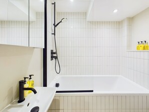 City Apartment | Bathroom