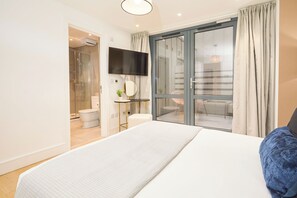 Apartment, 3 Bedrooms, Balcony | Individually decorated, individually furnished, desk, laptop workspace - Be London - The Marylebone Residences (London)