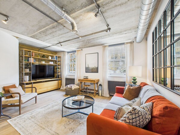 Apartamento conforto | 2 quartos, escrivaninha, espaço de trabalho para notebook