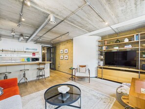 Leilighet – comfort | 2 soverom, skrivebord, skrivebord for bærbar PC og blendingsgardiner