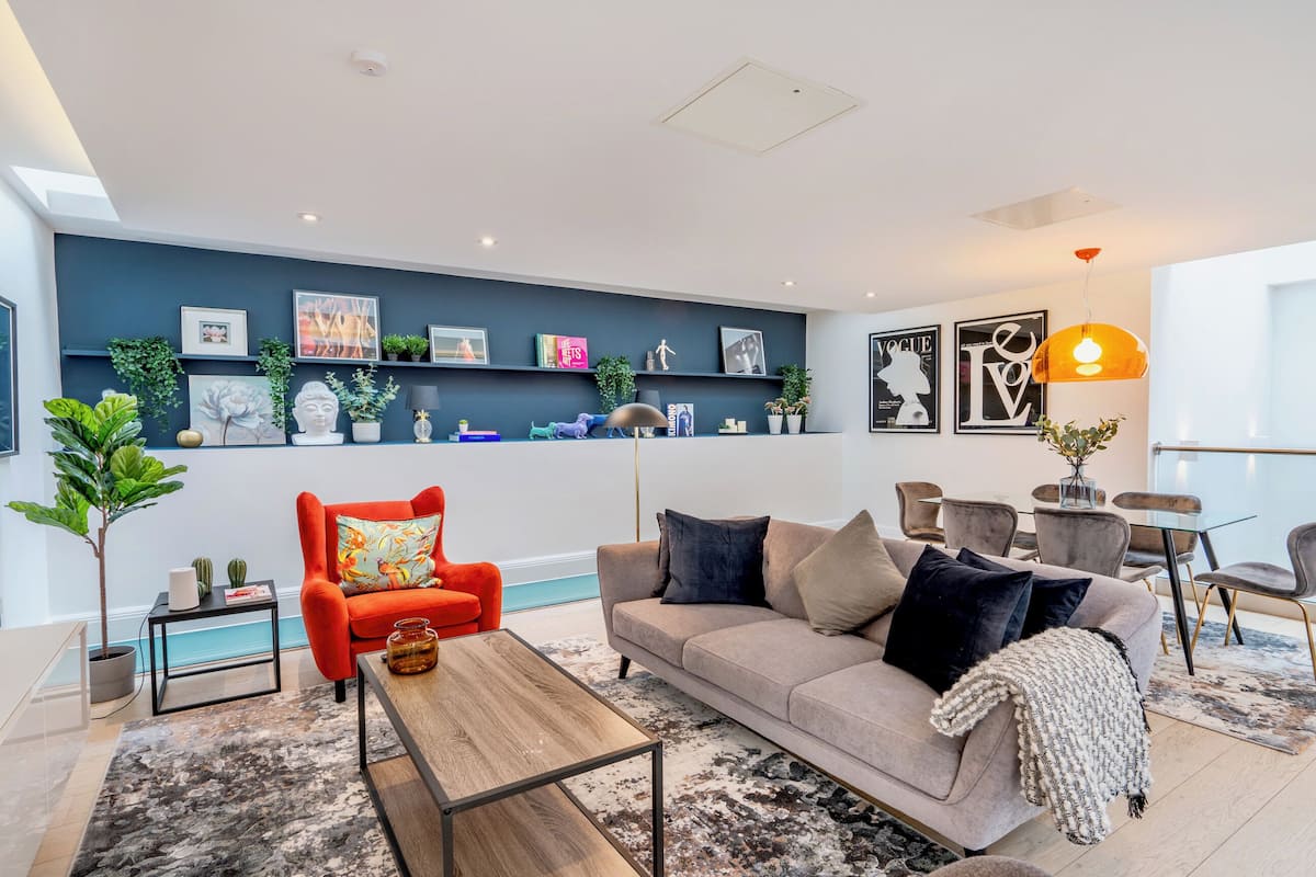 3 habitaciones, decoración personalizada y muebles diferentes