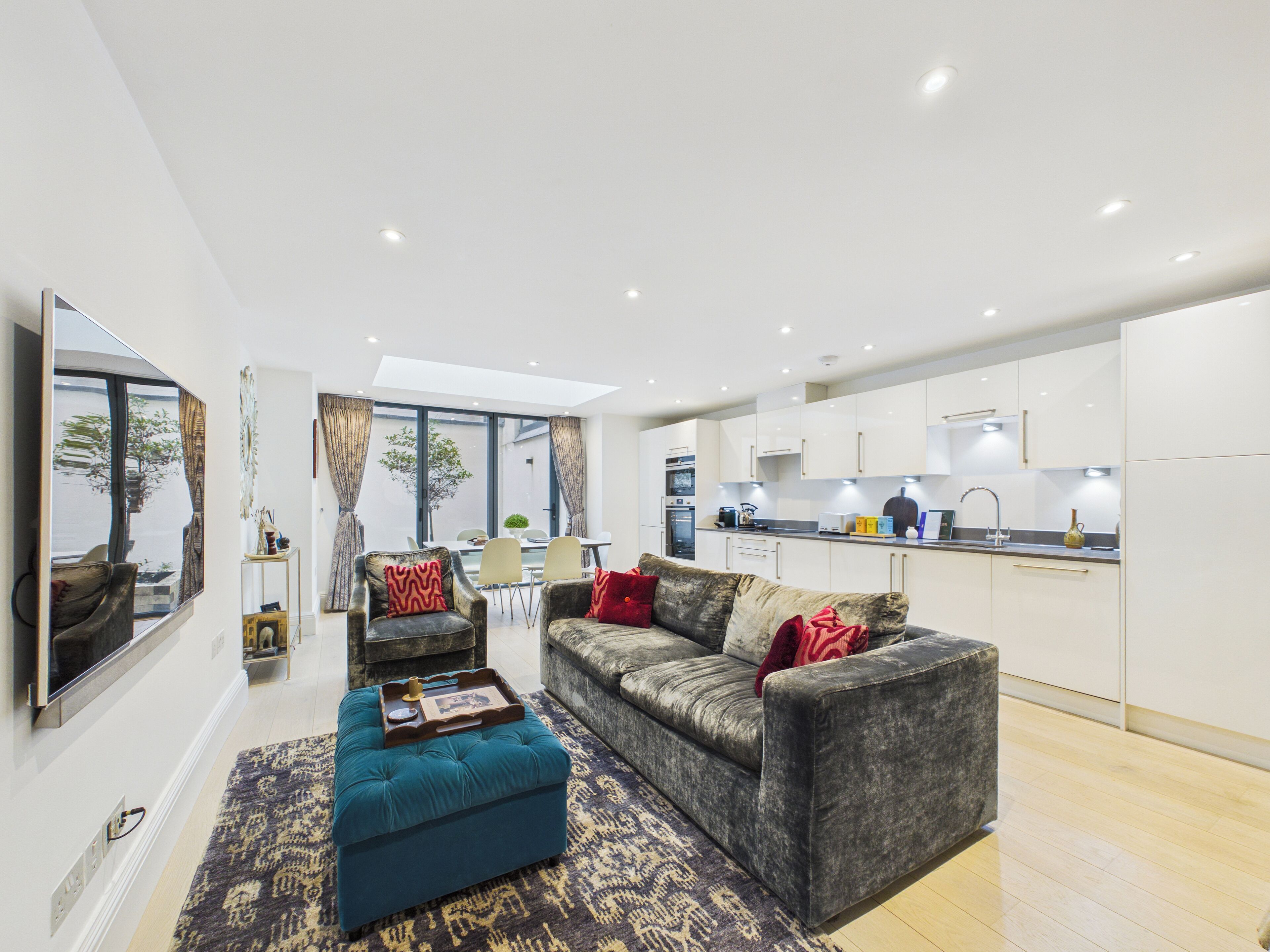 Duplex, 1 Bedroom | Individually decorated, individually furnished, desk, laptop workspace