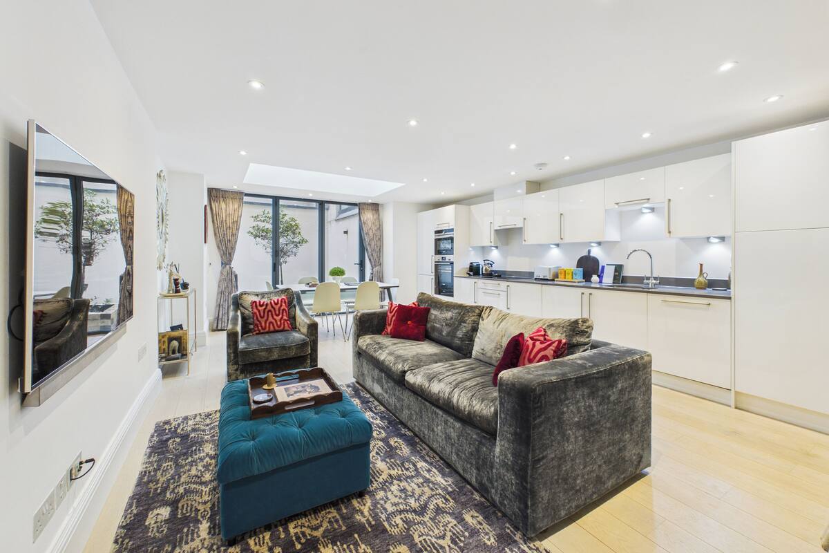 Duplex, 1 chambre | Décor unique, ameublement unique, bureau