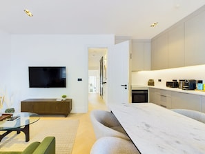 Apartment, 2 Bedrooms | Individually decorated, individually furnished, desk, laptop workspace - Be London - The Maida Vale Residences (London)
