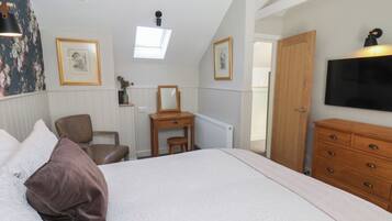 2 bedrooms, individually decorated, individually furnished, free WiFi