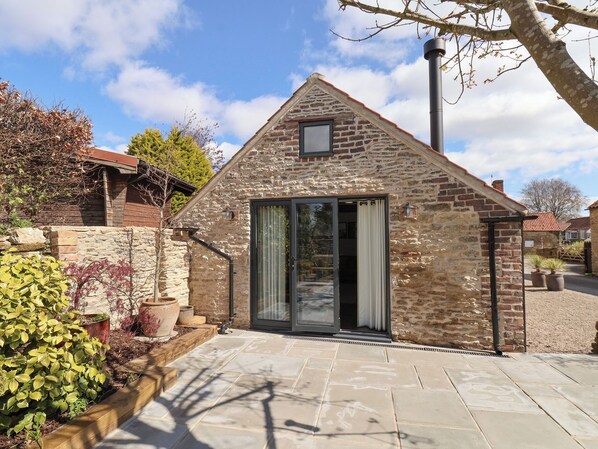 Exterior detail - A Stones Throw (Scarborough)