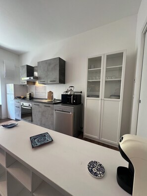 Microwave, oven, stovetop, dishwasher