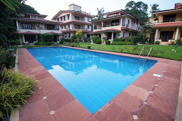 Outdoor pool - GRANDEUR SANCHI RESORT (Calangute)