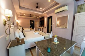 Minibar, in-room safe, individually furnished, desk - GRANDEUR SANCHI RESORT (Calangute)