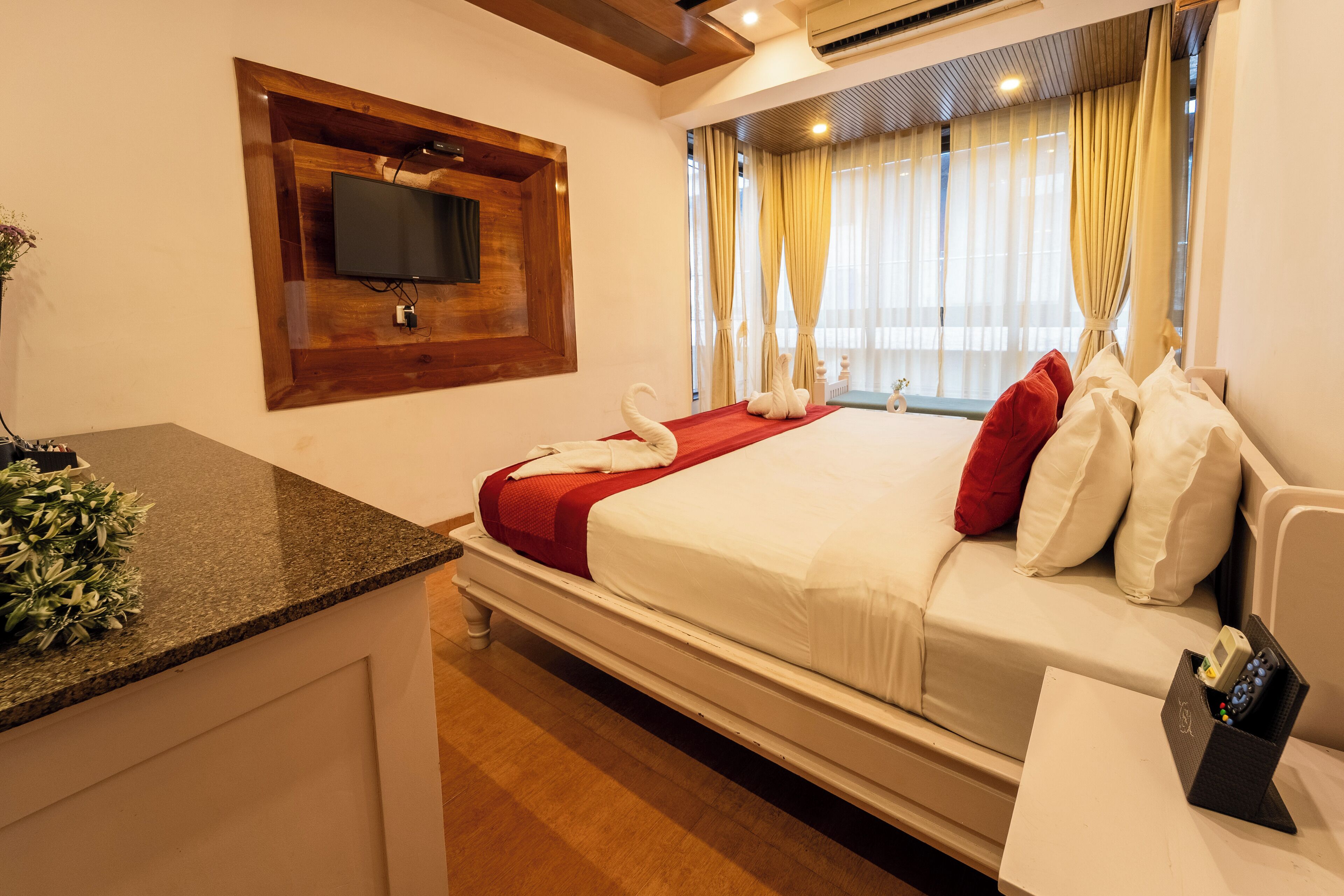 Minibar, in-room safe, individually furnished, desk